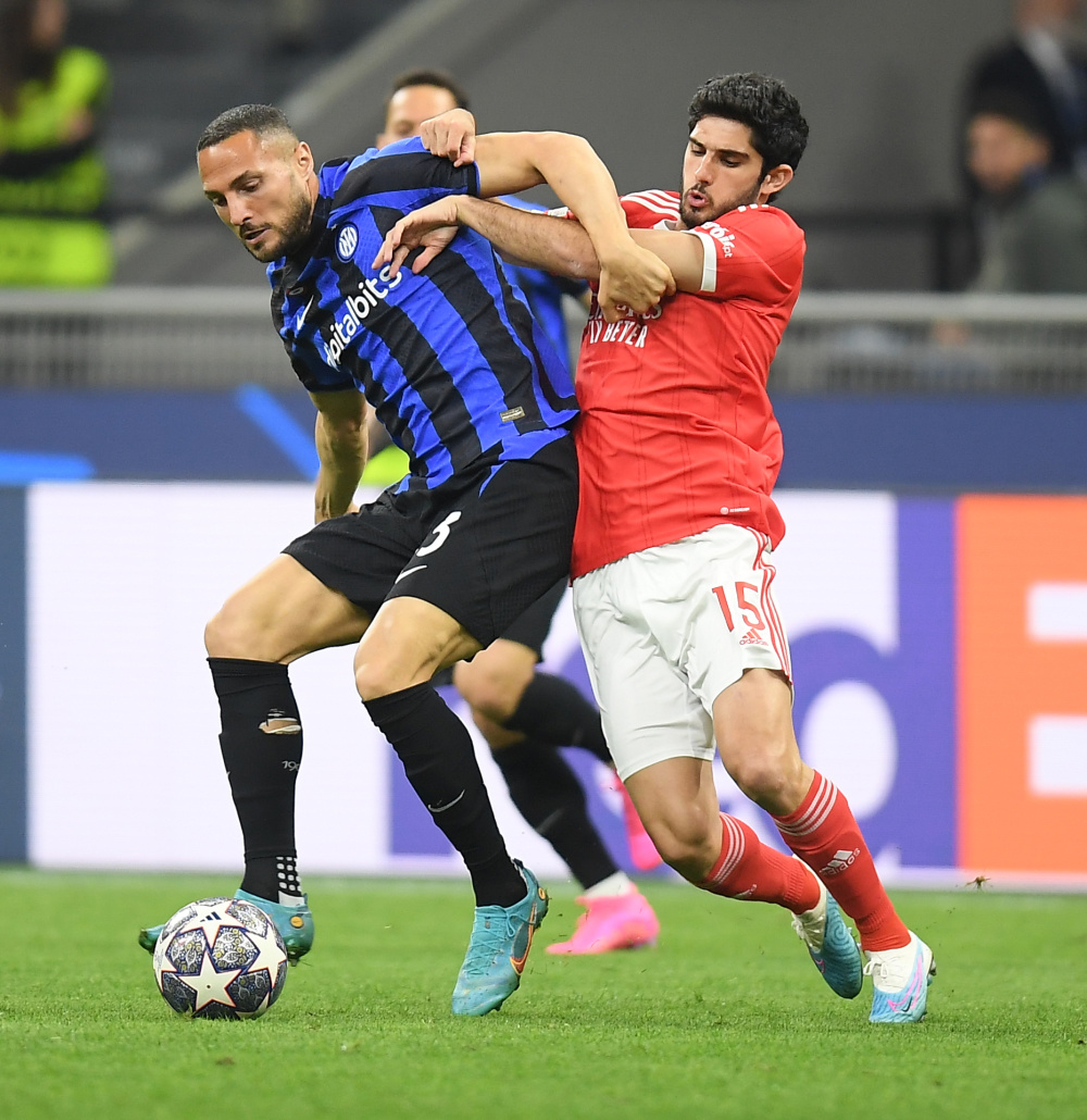 世欧预半场：奥尔莫闪击、居尔扳平，西班牙暂1-1土耳其（世欧预半场：奥尔莫先开纪录，居尔扳平，西班牙与土耳其暂战成1-1）