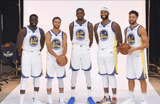 快船131-116击败黄蜂！哈登创79年NBA纪录，前无古人（快船131-116力克黄蜂，哈登缔造NBA79年纪录，史无前例）