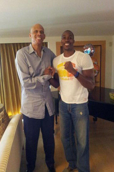 萨拉维亚：C罗是职业与坚持的标杆，梅西是不可复制的天才（萨拉维亚：C罗是职业态度与恒心的楷模，梅西是无法复制的天才）