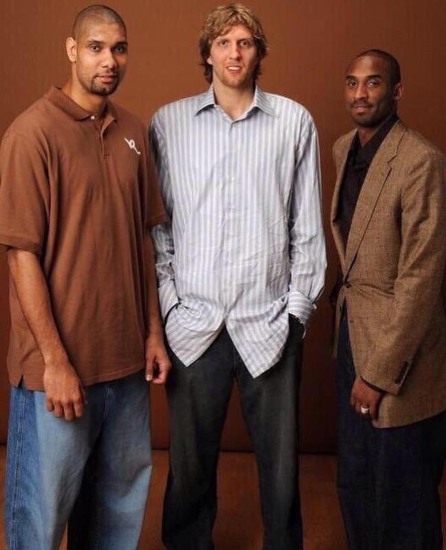 拜仁官方：将在对圣保利赛前为金斯利-科曼举办告别仪式（拜仁官宣：战圣保利前为金斯利-科曼举行告别仪式）