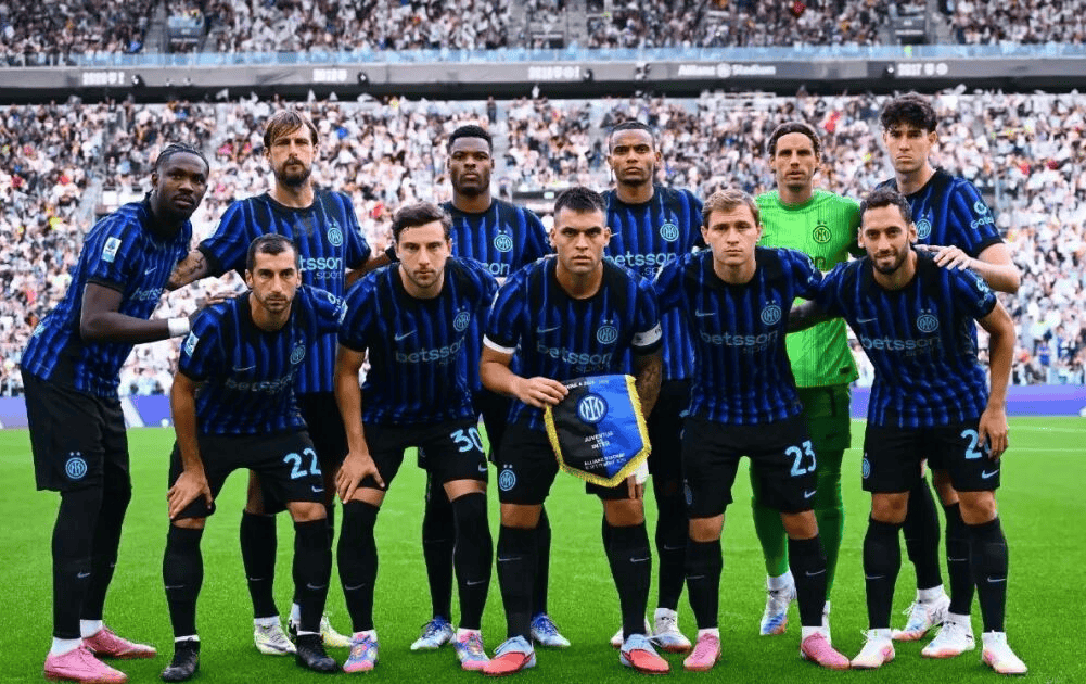 中国冰壶男队5连胜锁定循环赛前三 向米兰冬奥席位冲刺（中国冰壶男队豪取五连胜，稳居循环赛前三，冲击米兰冬奥名额）