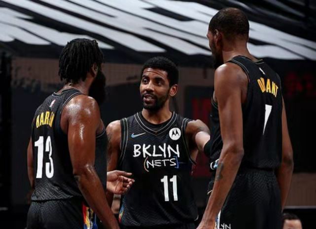 探花秀埃奇库姆全面爆发，高效得分展现天赋（探花埃奇库姆火力全开，高效输出尽显天赋）