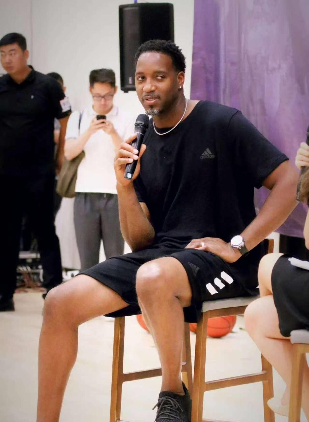 巴萨0-3不敌切尔西，弗里克执教生涯首次在欧冠被零封（切尔西3-0击败巴萨，弗里克欧冠执教首遭零封）