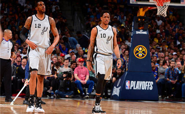 邓加：巴西94年就有欧洲风格；巴西足球DNA是克服生活的逆境（邓加：94年那支巴西已现欧式风格，巴西足球的DNA是战胜生活逆境）