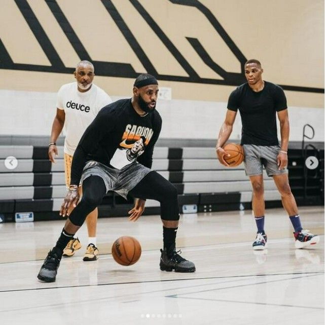 女子职业篮球联盟季前赛开战，各队积极备战（女子职业篮球联盟季前赛打响，各队全力备战）