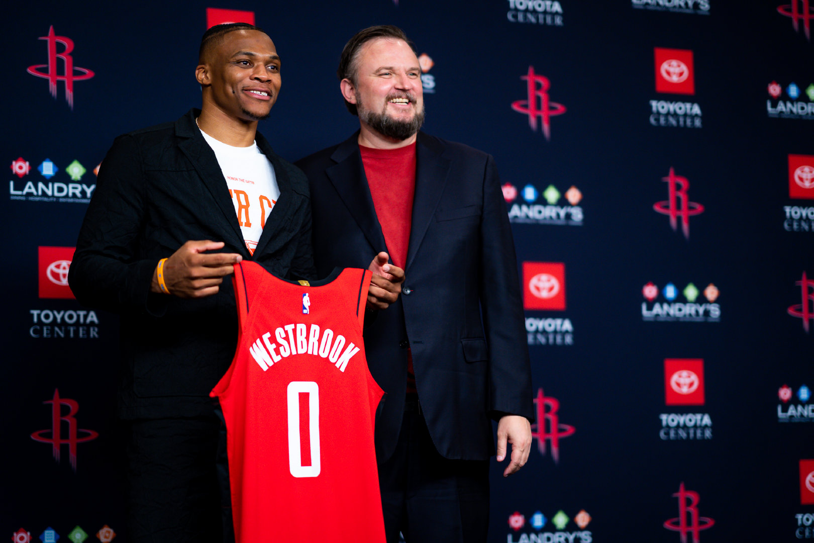 湖人本赛季2弊端尽快改吧！防守纯送，角色球员给不到任何帮助！（湖人本季两大短板亟待修正：防守形同虚设，角色球员贡献寥寥）