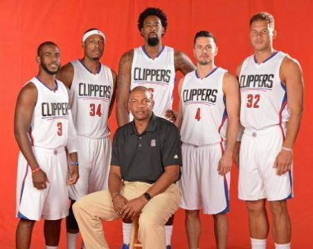 姆本扎：我和铁人签了两年合同，下赛季在中超继续为铁人效力（姆本扎：已与铁人签两年合同，下赛季将继续在中超为铁人征战）