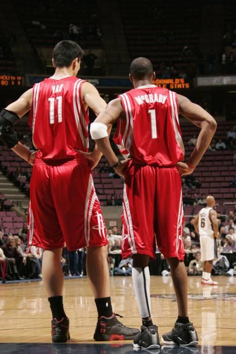 亚特兰大4-0十人热那亚晋级意杯8强，吉姆西蒂、德容恩破门（亚特兰大4-0横扫十人热那亚，挺进意杯八强，吉姆西蒂、德容恩建功）