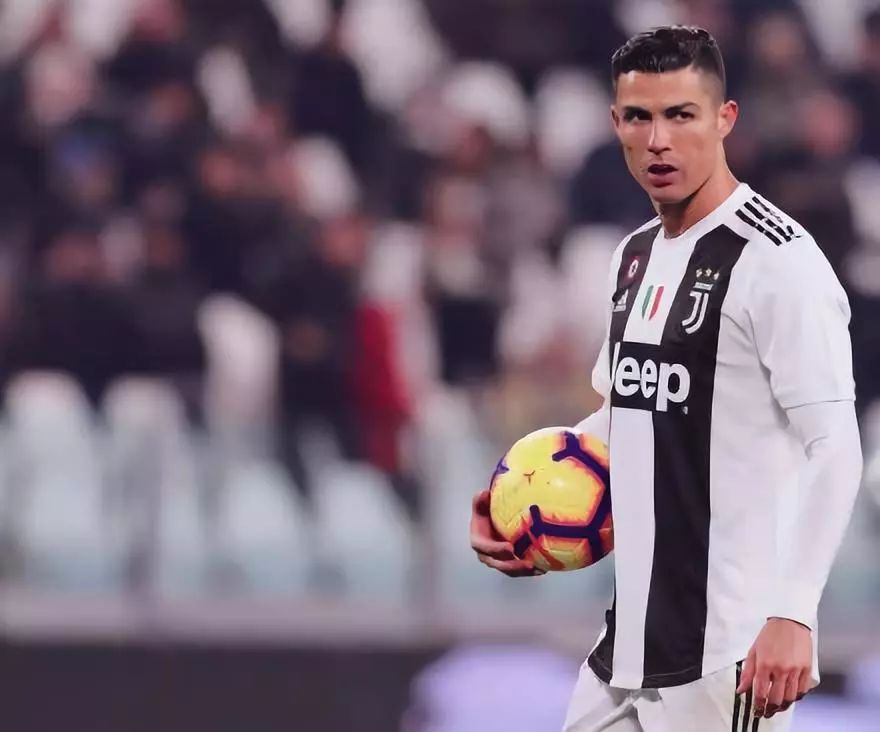 英媒评英超赛季30人：哈兰德居首赖斯第2，曼联仅B费上榜（英媒评选英超赛季30强：哈兰德第一、赖斯第二，曼联唯有B费入围）