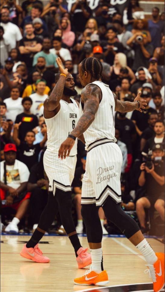 足球中超裁判误判引争议，官方深夜发布说明（中超裁判判罚惹争议，官方深夜发文回应）