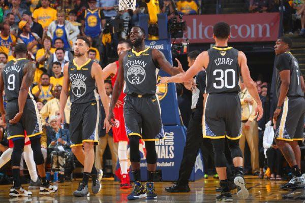 德转列本赛季30岁以上选手进球排行榜：凯恩领跑，...（德转发布本赛季30岁以上球员进球榜：凯恩暂居榜首）