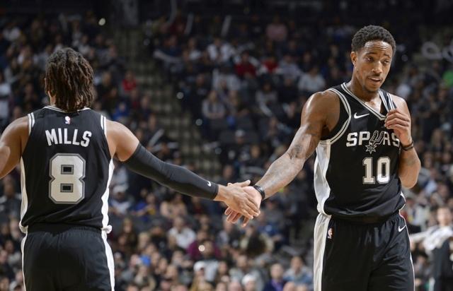 末节贡献12分 阿门：我们抢下篮板后快速推进 真正提速拉开比分（阿门末节12分：抢板后快速推进，提速扩大分差）