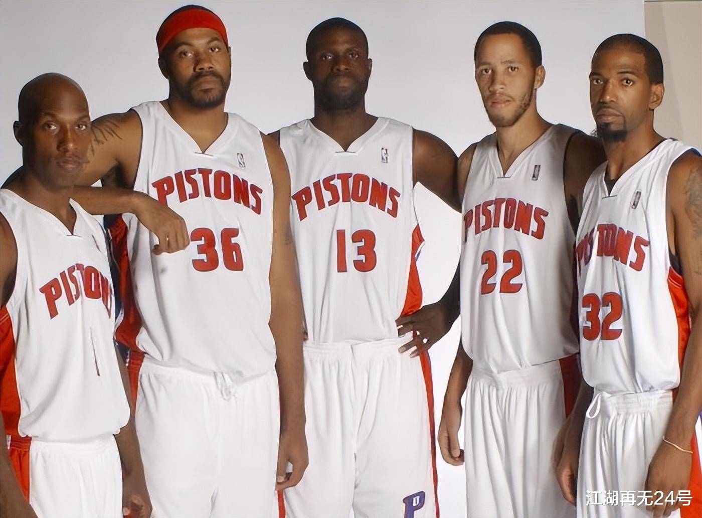 天津地铁里的女排主题展，几条留言被津门虎球迷加了字（天津地铁女排主题展多条留言遭津门虎球迷“加字”）