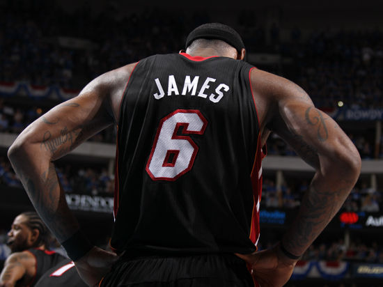 不要效仿C罗！图赫尔警告英格兰球员在世欧预末轮避免染红（别学C罗！图赫尔告诫英格兰队世欧预收官战别吃红牌）