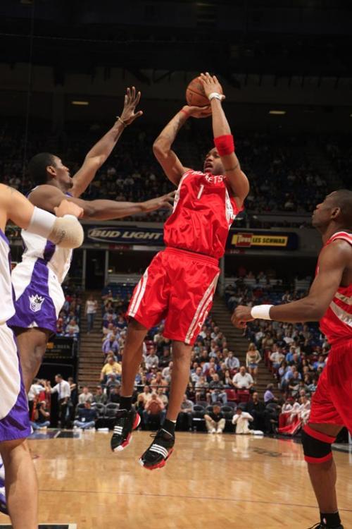 赖因德斯全场数据：2射2正进1球，传球成功率92.6%（赖因德斯全场表现：2次射门2次射正打入1球，传球成功率92.6%）