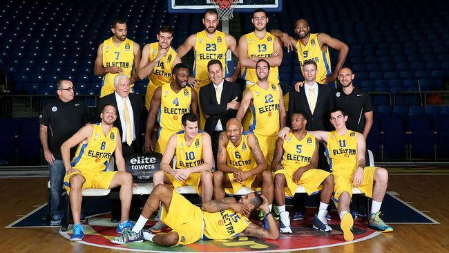 胖了？美媒晒浓眉训练图配文：浓眉的肚子从衣服里露出来了！（胖了吗？美媒晒浓眉训练照：衣摆上翻，腹部露出！）