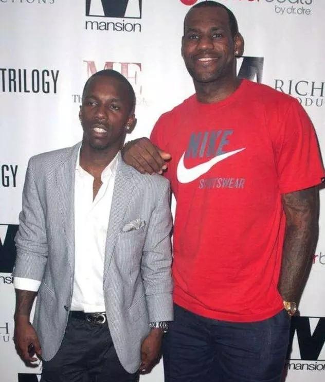 4场贡献3球3助，亚马尔当选西甲11月最佳球员（亚马尔4场斩获3球3助，加冕西甲11月最佳球员）