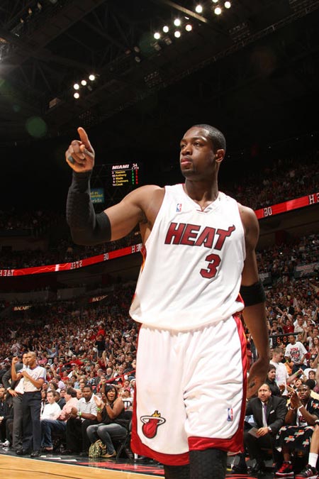 托蒂：米兰双雄和那不勒斯是意甲夺冠热门，悬念会持续到最后（托蒂：意甲争冠看米兰双雄与那不勒斯，胜负要到最后揭晓）