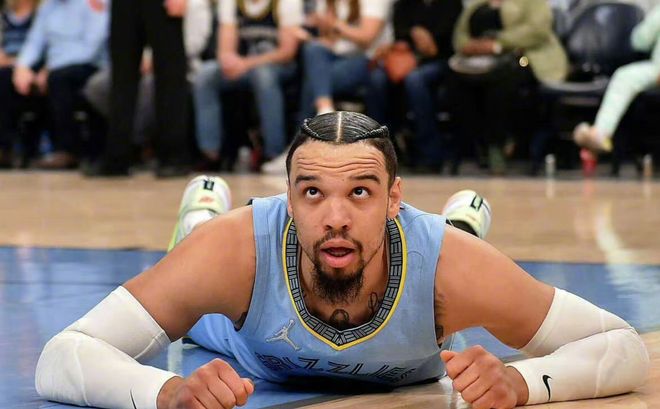 芭比粉+星空顶！WNBA球星里斯晒出自己的新座驾（WNBA明星里斯晒新座驾：芭比粉涂装搭配星空车顶）