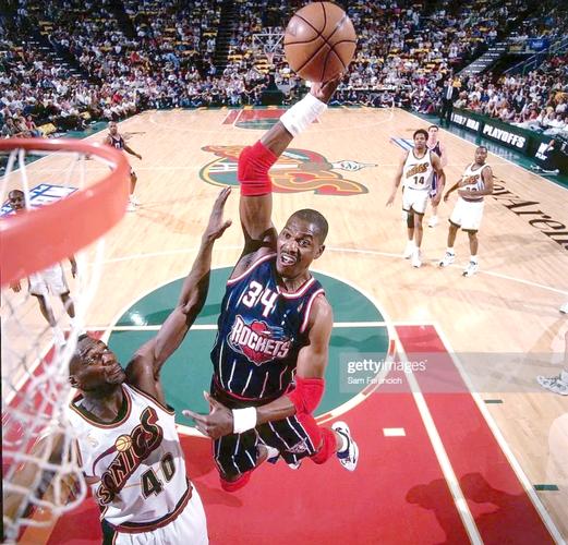 快船结束五连败，上次主场赢球还是11月1日（快船终结五连败，主场上次获胜还在11月1日）