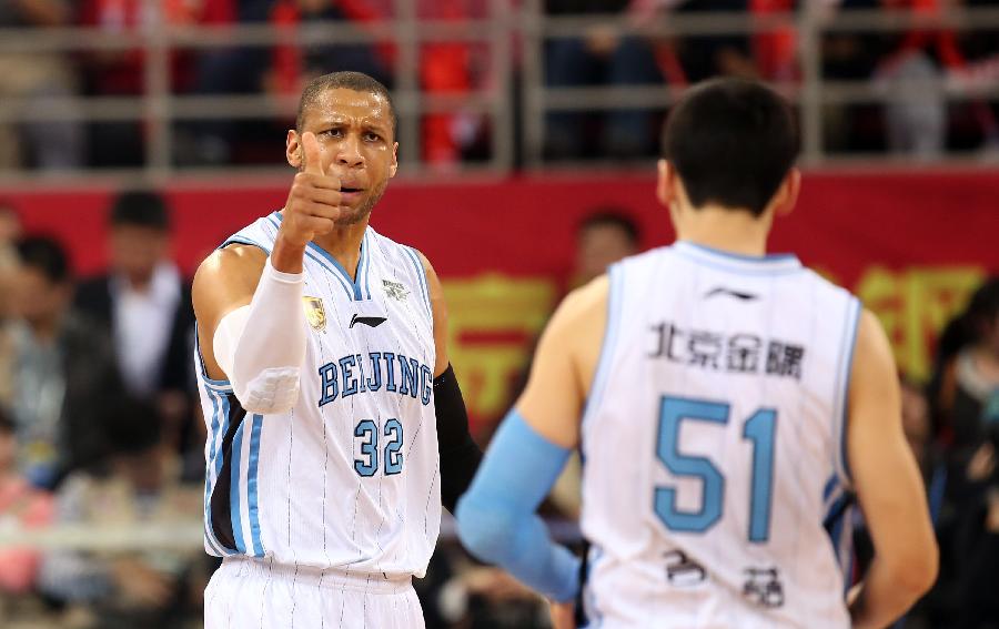 若日尼奥单场完成129次传球，为本赛季巴甲单场第二高纪录（若日尼奥一战送出129次传球，位列本赛季巴甲单场第二）