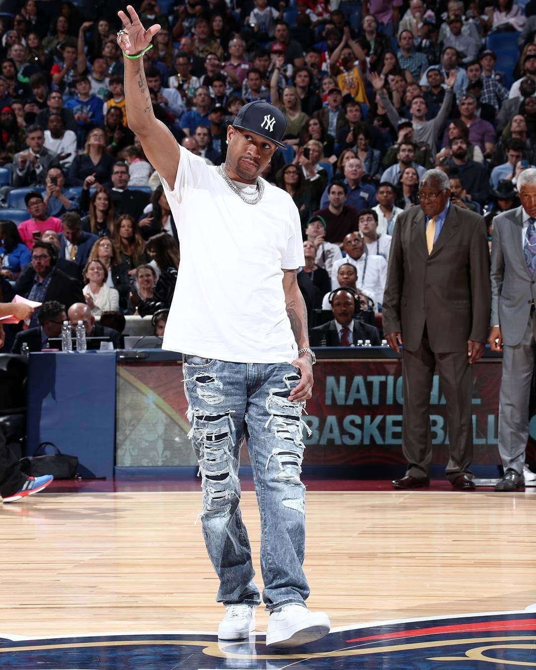 传言称亚泰不搞足球了？媒体人：目前还没有最终的一个说法（亚泰被传退出足球？媒体人：尚无最终定论）