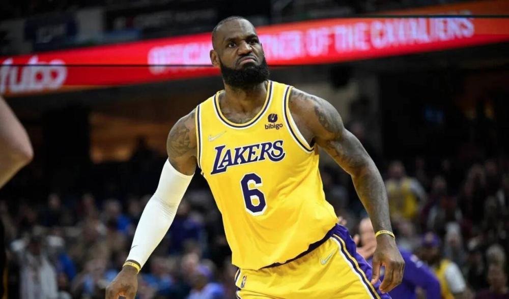 西甲战报：塔雷加乌龙，杜罗绝平，瓦伦西亚1-1平塞维利亚（西甲：塔雷加自摆乌龙，杜罗读秒救主，瓦伦西亚1-1战平塞维利亚）