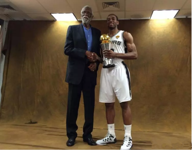 都体：英超三队想引进道格拉斯-路易斯，费内巴切也有意（都体：英超三队追逐道格拉斯-路易斯，费内巴切加入争夺）