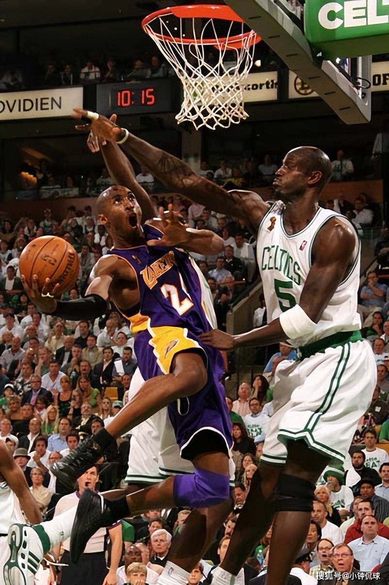 半场战报：霍芬海姆3-0奥格斯堡，布格尔1射1传，巴祖马纳-杜尔破门（半场速报：霍芬海姆3比0领先奥格斯堡，布格尔传射建功，巴祖马纳-杜尔破门）