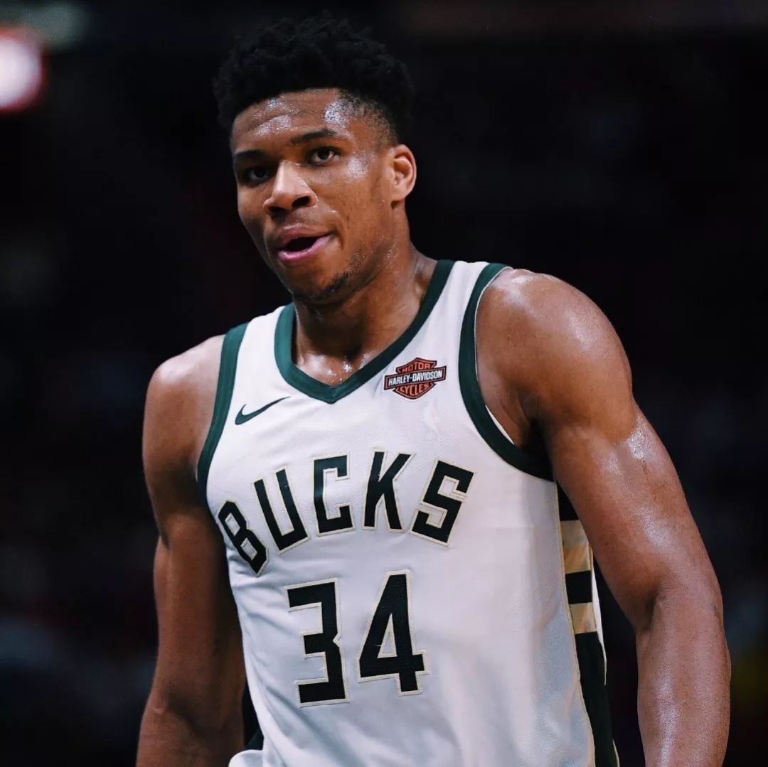 多特vs斯图加特：布兰特、小贝林首发，吉拉西战旧主（多特迎战斯图加特：布兰特、小贝林首发，吉拉西对垒老东家）