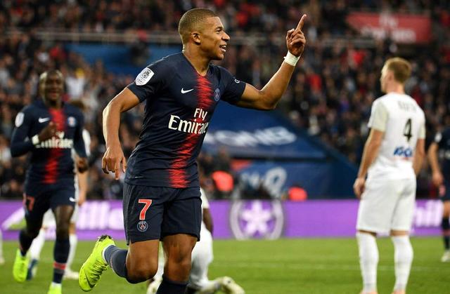 高清：英超曼联1-1西汉姆 红魔攻击线哑火（高清：英超曼联1-1战平西汉姆 红魔锋线乏力）