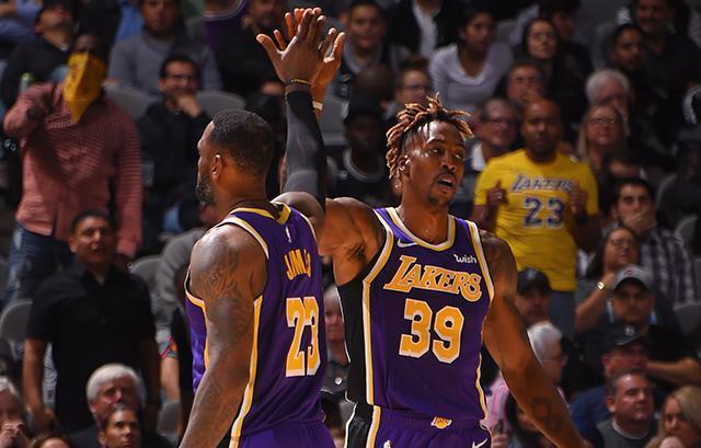 未来是你们的！奎因和哈珀赛后交换球衣（你们的时代来了！奎因与哈珀赛后互换球衣）